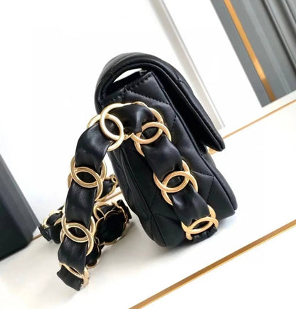 CHANEL 
COPY ONE 
WITH DOUBLE BOX ……🎁(leather) 
BIG SIZE 240 DHS✅
SMALL SIZE 230 DHS✅

Zain39
♥️♥️♥️
