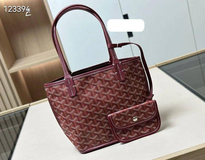 🌈 Goyard Small
1️⃣ First quality 
Size : 29 * 20 cm
75 dhs✅

Zain115
♥️♥️♥️