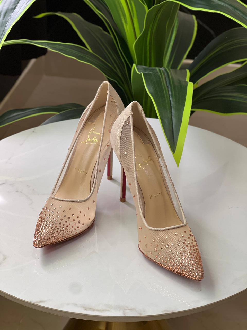 Christian Louboutin  
MASTER QUALITY💯
Size:36...to41
350 dhs✅

Zain190
Zain175
♥️♥️♥️