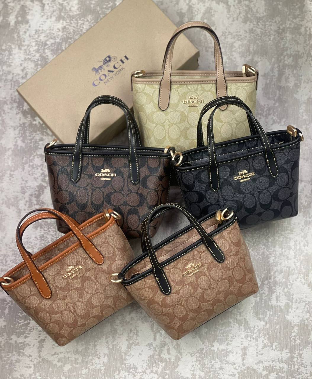 COACH

110 dhs✅

with box
🎁🎁🎁

Zain175
♥️♥️♥️