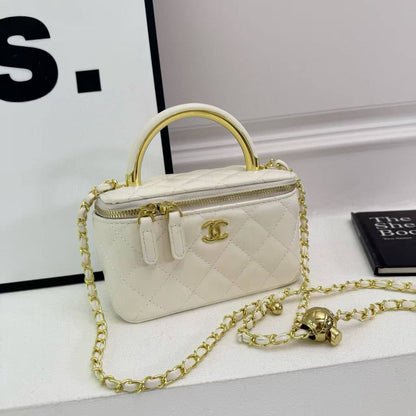 Chanel

90 dhs❣️

With box
🎁🎁🎁

Zain219
♥️♥️♥️