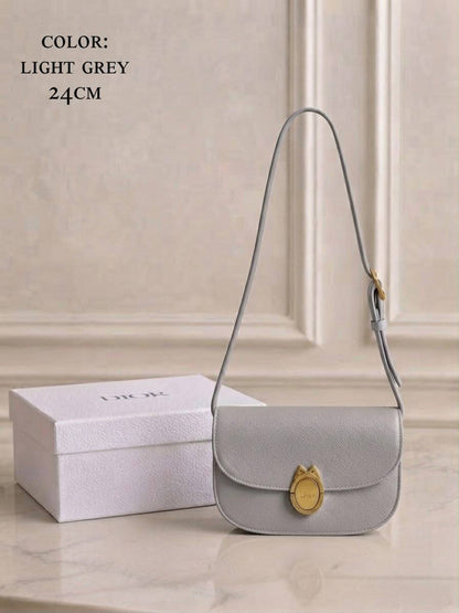 Dior ᴍᴇᴅᴇɪʟʟᴏɴ ғʟᴀᴘ
Lᴏɴɢ sᴛʀᴀᴘ ᴄʀᴏssʙᴏᴅʏ
ᴡɪᴛʜʙᴏx
sɪᴢᴇ:24ᴄᴍ
110 dhs🇦🇪🇦🇪

Zain56
♥️♥️♥️