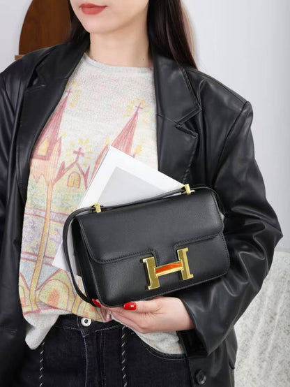 Hermes
90 dhs🪙🌨️
high quality 
With box   
🎁🎁🎁

24cm

Zain26
♥️♥️♥️