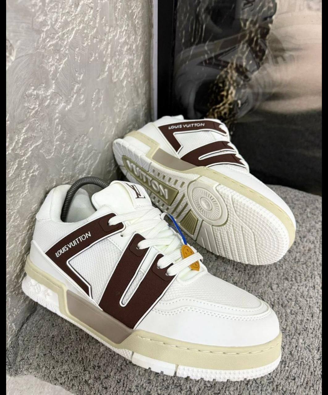 LV
Size 39-45⚡️
170 dhs🗽

Zain183
♥️♥️♥️