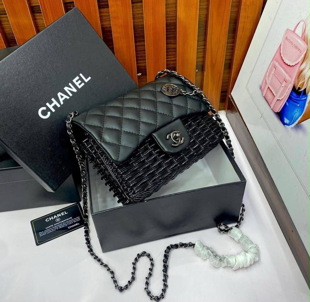 CHANEL 
COPY ONE 
WITH BOX 
🎁🎁🎁

190 DHS✅

Zain17
♥️♥️♥️