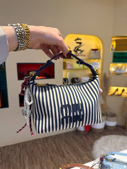 Miu miu

210 dhs

Zain95

اطلبوها من الوتس المثبت في الأعلى👆🏻👆🏻

تواصلو معنا 👈🏻 Zain 
For order WhatsApp pinned 👆🏻

♥️♥️♥️

Zc