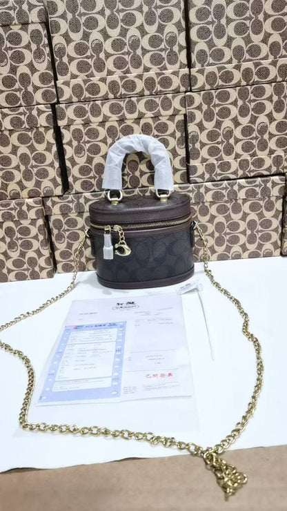 Coach

withbox 🎁🎁🎁

95 dhs🌺

Zain143