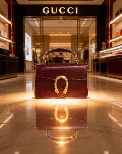 Gucci

100 dhs✅

with box 
🎁🎁🎁

Size:23/8/15

Zain07
♥️♥️♥️