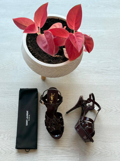 YSL
Master quality 
Size: 36 to 41
450 dhs✅

Zain318
♥️♥️♥️