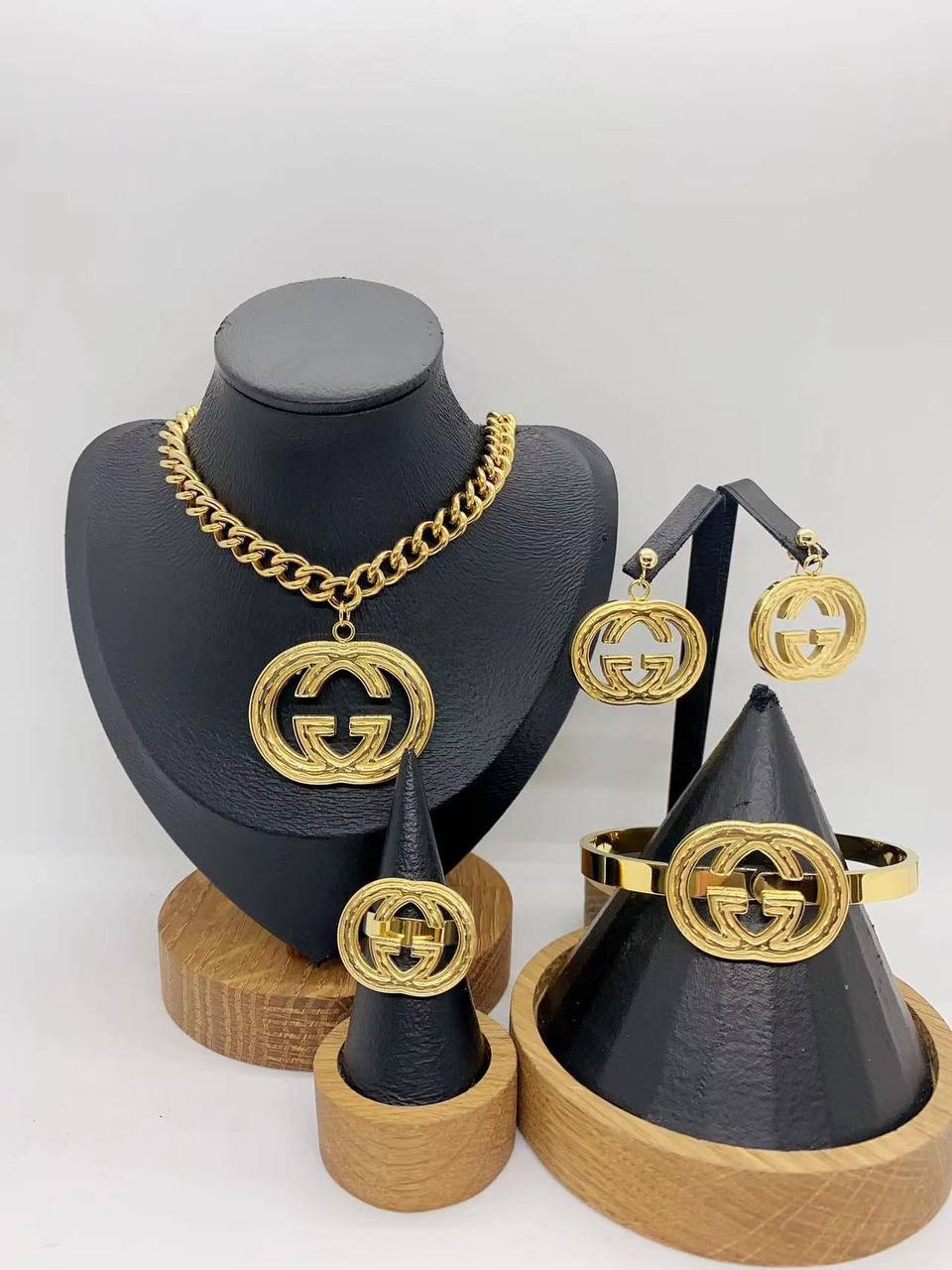 Full Set
45 dhs🪙🌨️

Zain37
♥️♥️♥️