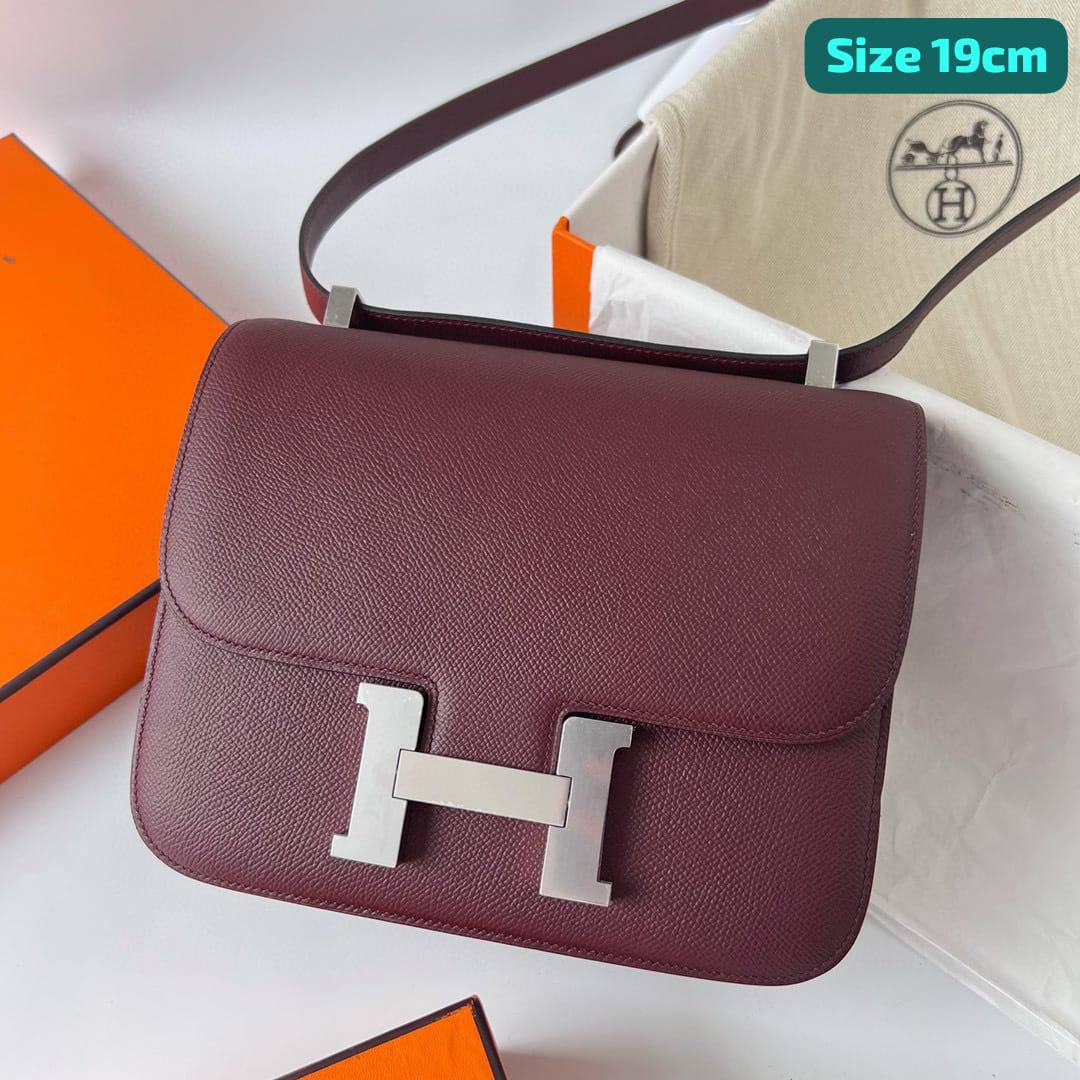 Hermes

Good quality 

with box 
🎁🎁🎁

95 dhs❣️

Zain186
♥️♥️♥️