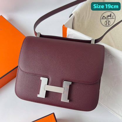 Hermes

Good quality 

with box 
🎁🎁🎁

95 dhs❣️

Zain186
♥️♥️♥️