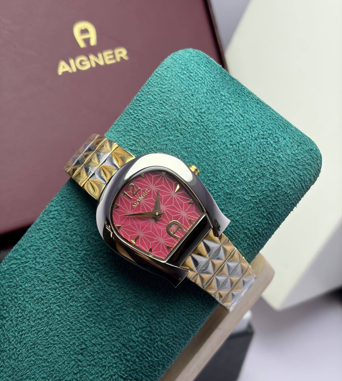 Aigner watch for ladies good quality 
260 dhs✅

Zain59
♥️♥️♥️