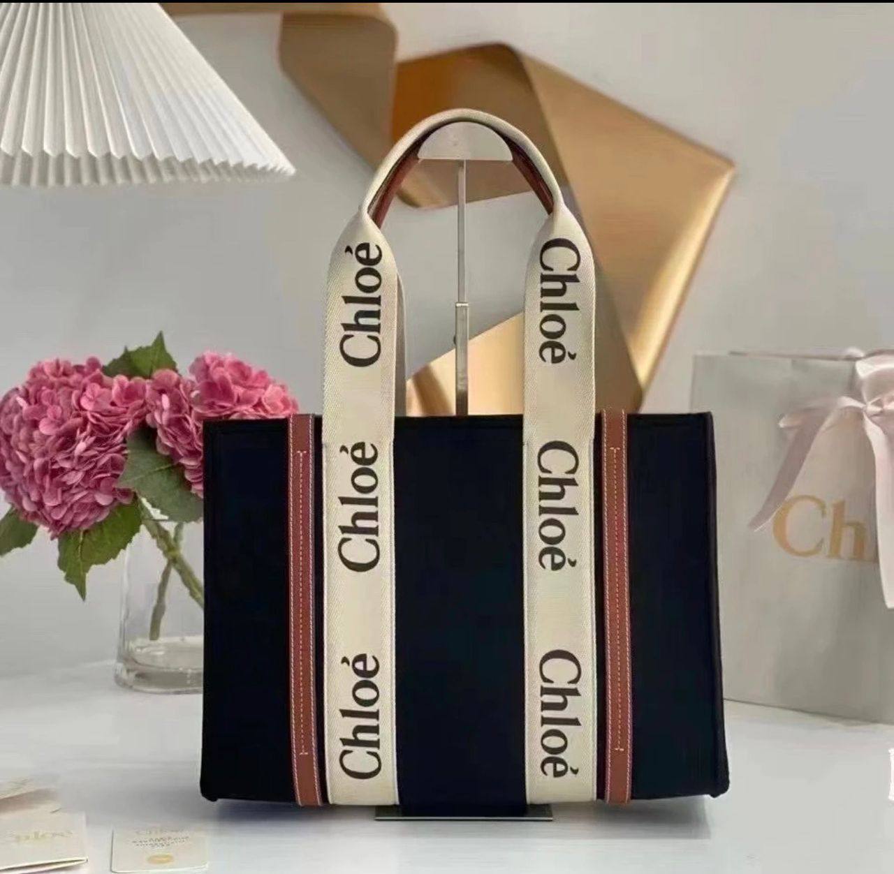 Chloe
95 dhs🪙🌨️
SIZE：37×26×12CM
Good quality

Zain35
♥️♥️♥️