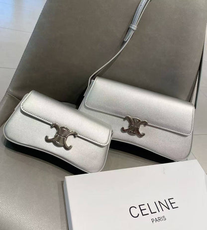 CELINE
110 dhs✅
Best quality 
with box🎁

small size 21 CM
big size 28 CM

Zain90
♥️♥️♥️