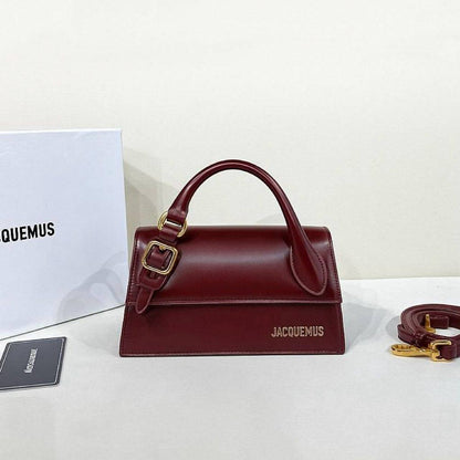 JACQUEMUS 

RESTOCK 
GOOD QUALITY 

WITH BOX 
100 dhs🇦🇪🇦🇪

SIZE: 20cm

Zain39
♥️♥️♥️