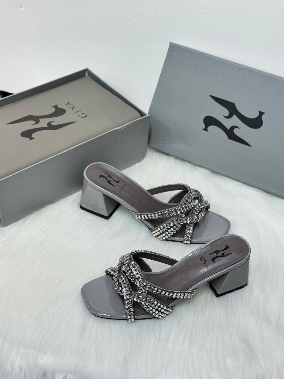 Gina 
💯high quality
110 dhs👑

Zain86
♥️♥️♥️
