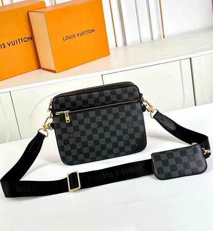 LV SLING BAG 
3 IN 1 
 GOOD QUALITY
 WITH BOX
120 dhs🇦🇪🇦🇪

Zain295
♥️♥️♥️