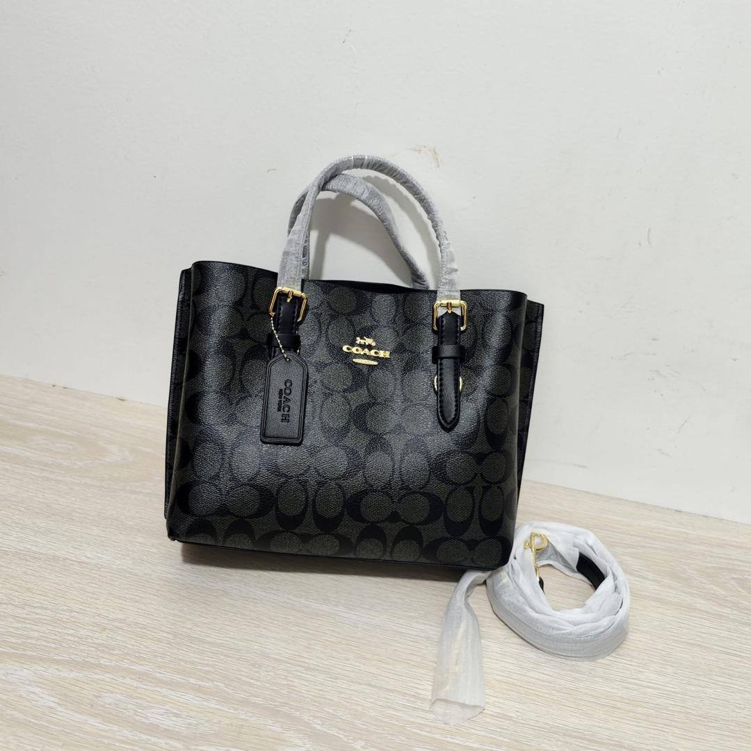 Coach
90 dhs🪙💕 
high quality

Zain26
♥️♥️♥️