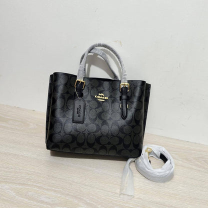 Coach
90 dhs🪙💕 
high quality

Zain26
♥️♥️♥️