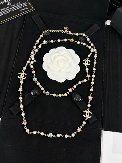 CHANEL NECKLACE
MASTER✨💫
WITH BOX AND PAPER BAG🛍️🎁
140 DHS✅

Zain89
♥️♥️♥️