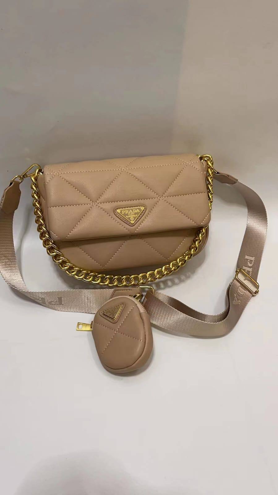 Prada
95 dhs🇦🇪🇦🇪

High quality
24cm

Zain26
♥️♥️♥️
