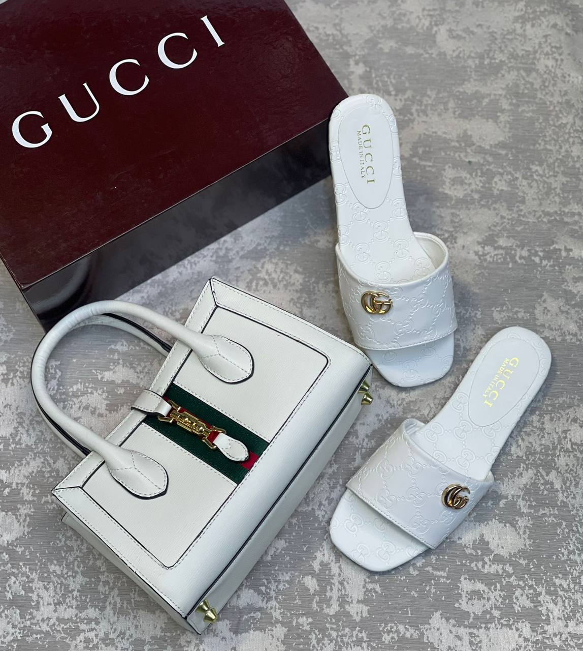 Gucci
Set 
Size 36-41
230 dhs✅

Zain175
♥️♥️♥️