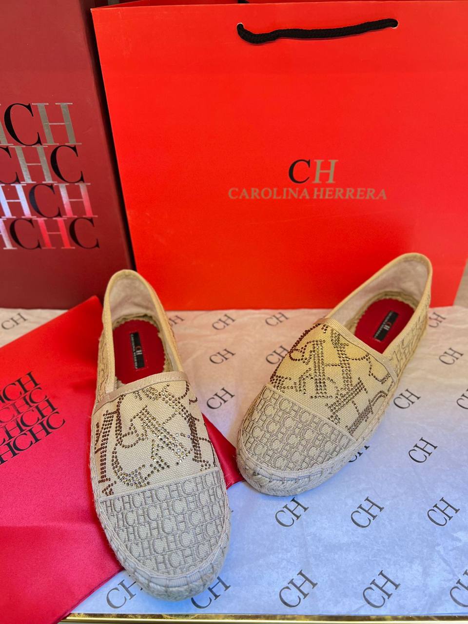 CH 
Size 36-41 available 
220 dhs🪙💕

Zain88
♥️♥️♥️