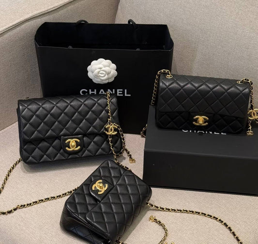 NEW✨Chanel✨
MASTER QUALITY🫶
WITH FULL PACKAGING🎁
SIZE::✨17cm,20cm,23cm✨
500 dhs🪙💚
550 dhs🪙💚
600 dhs🪙💚

Zain255
♥️♥️♥️
