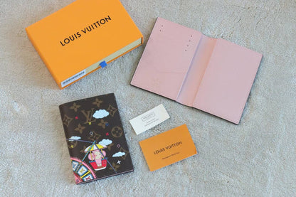 LV - Goyard
Wallets
 master 
passport holder
95 dhs✅

Zain33
♥️♥️♥️