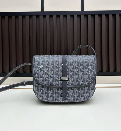 GOYARD SLING BAG 
UNISEX 
HIGH QUALITY 
WITH BOX
110 dhs🇦🇪🇦🇪

Zain295
♥️♥️♥️