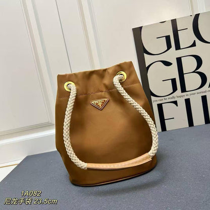 Parada🙋‍♂️💕💕
Master
23.5cm 🥰 
310 dhs❣️

Zain228
♥️♥️♥️