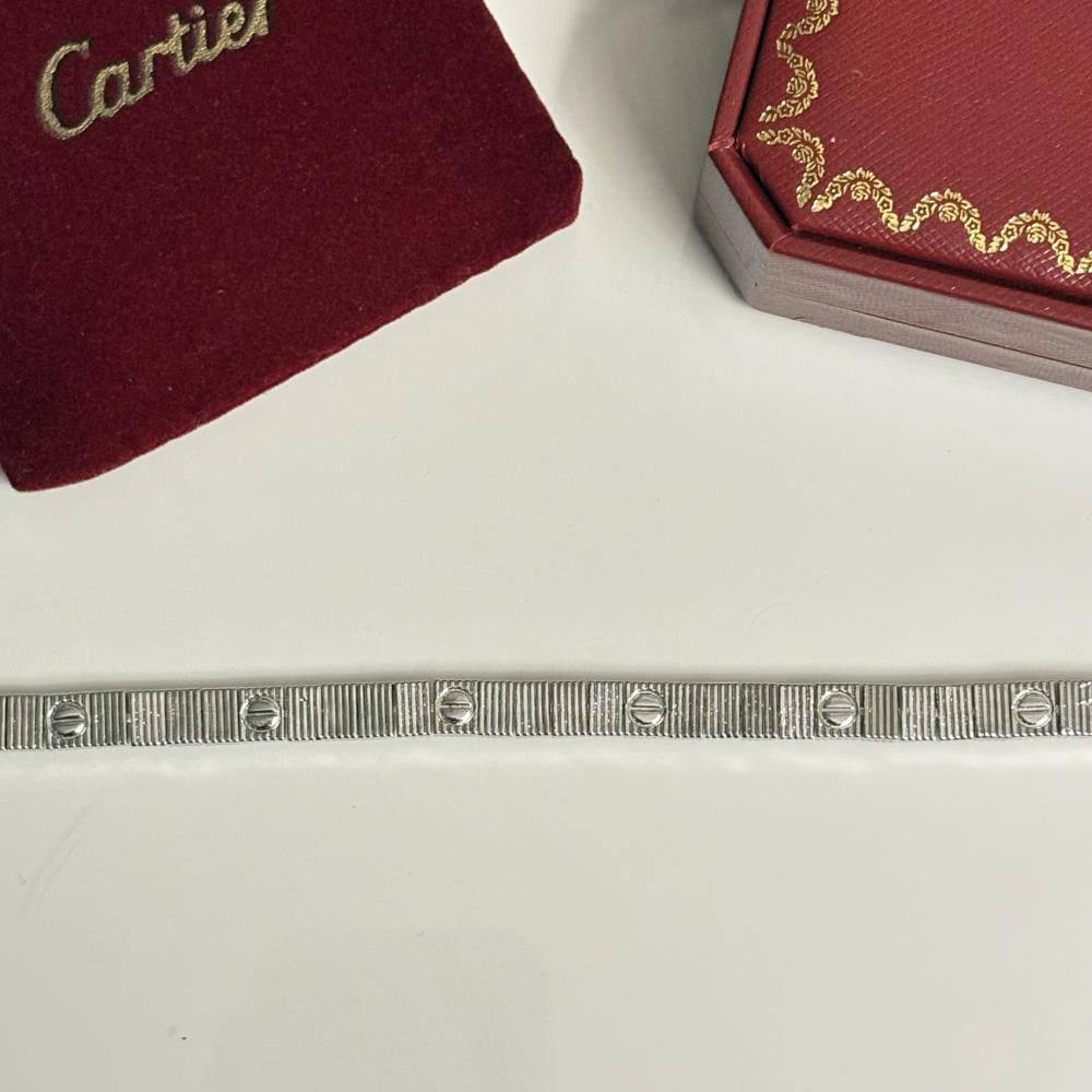 Cartier 🦋*
Bracelet 💥
Non tarnish 💯
With normal boxes 📦 
65 dhs🪙🌨️
With master box 🗃️ 
110 dhs🪙🌨️

Zain216
♥️♥️♥️