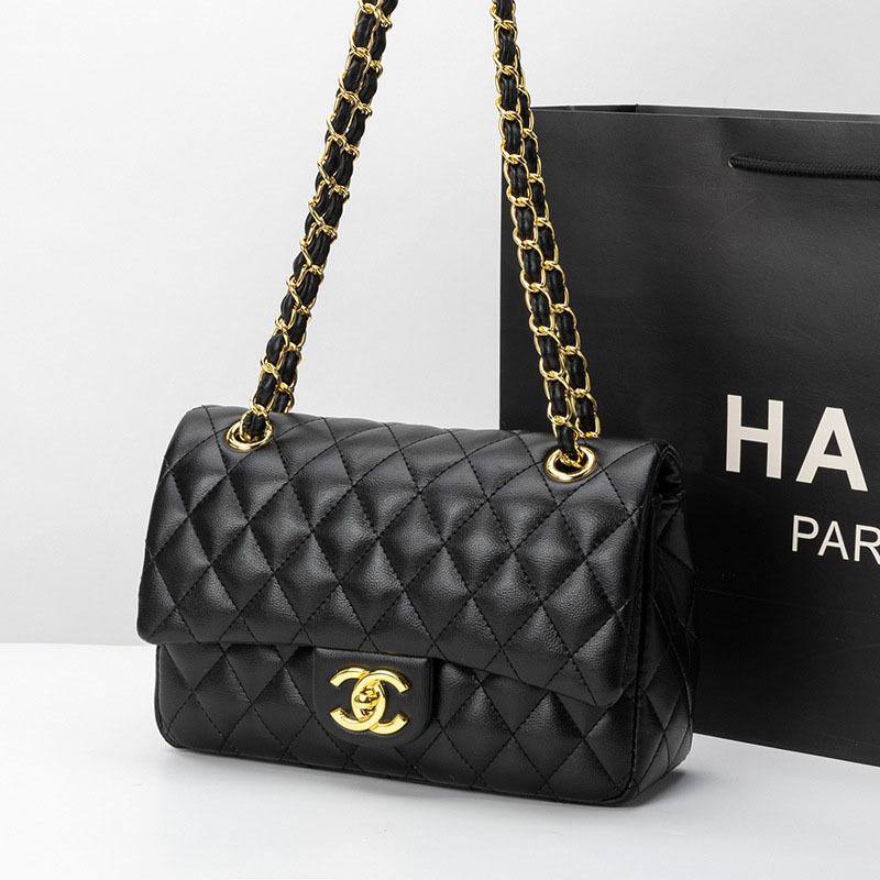 Chanel
Best quality

With box’s
🎁🎁🎁

95 dhs🪙🌨️
size 26cm

Zain158
♥️♥️♥️