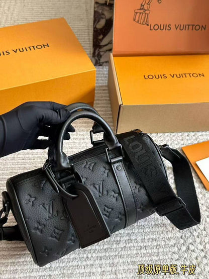LV
Master
340 dhs✅
with Box

Zain228
♥️♥️♥️
