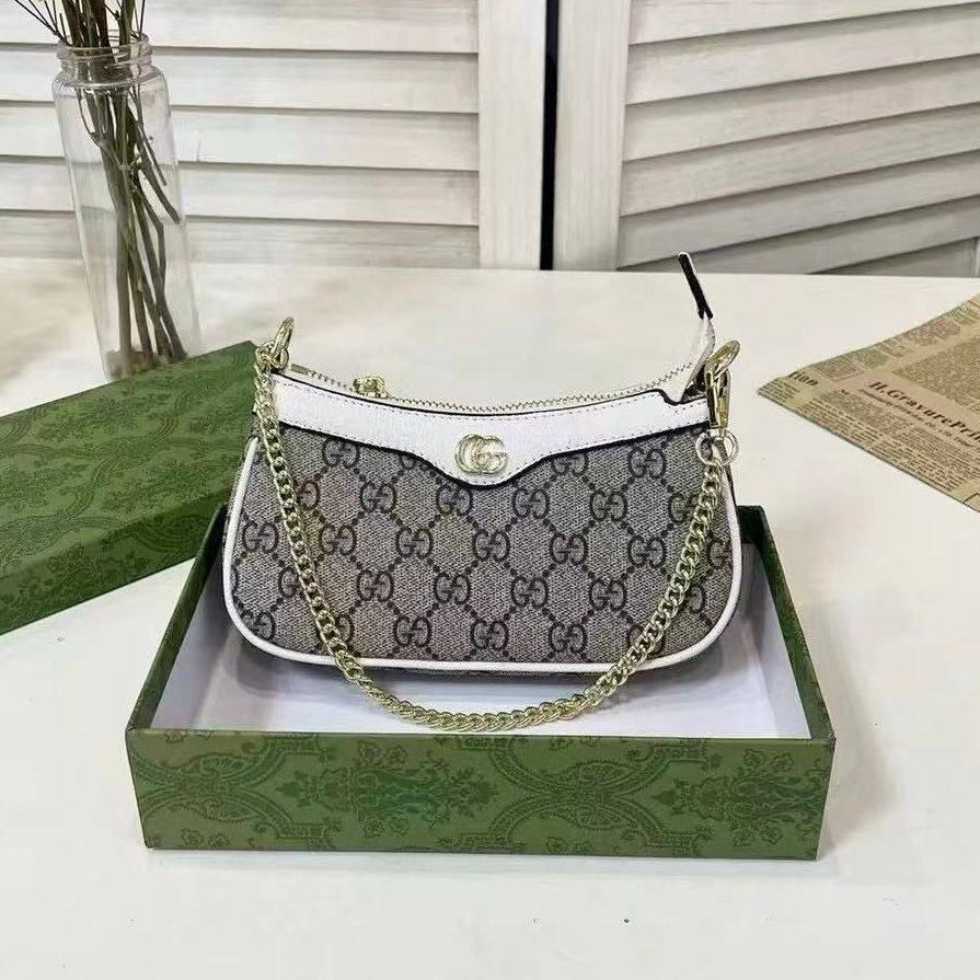 GUCCI 
GOOD QUALITY
 WITH BOX 🎁
75 dhs✅

Zain295
♥️♥️♥️