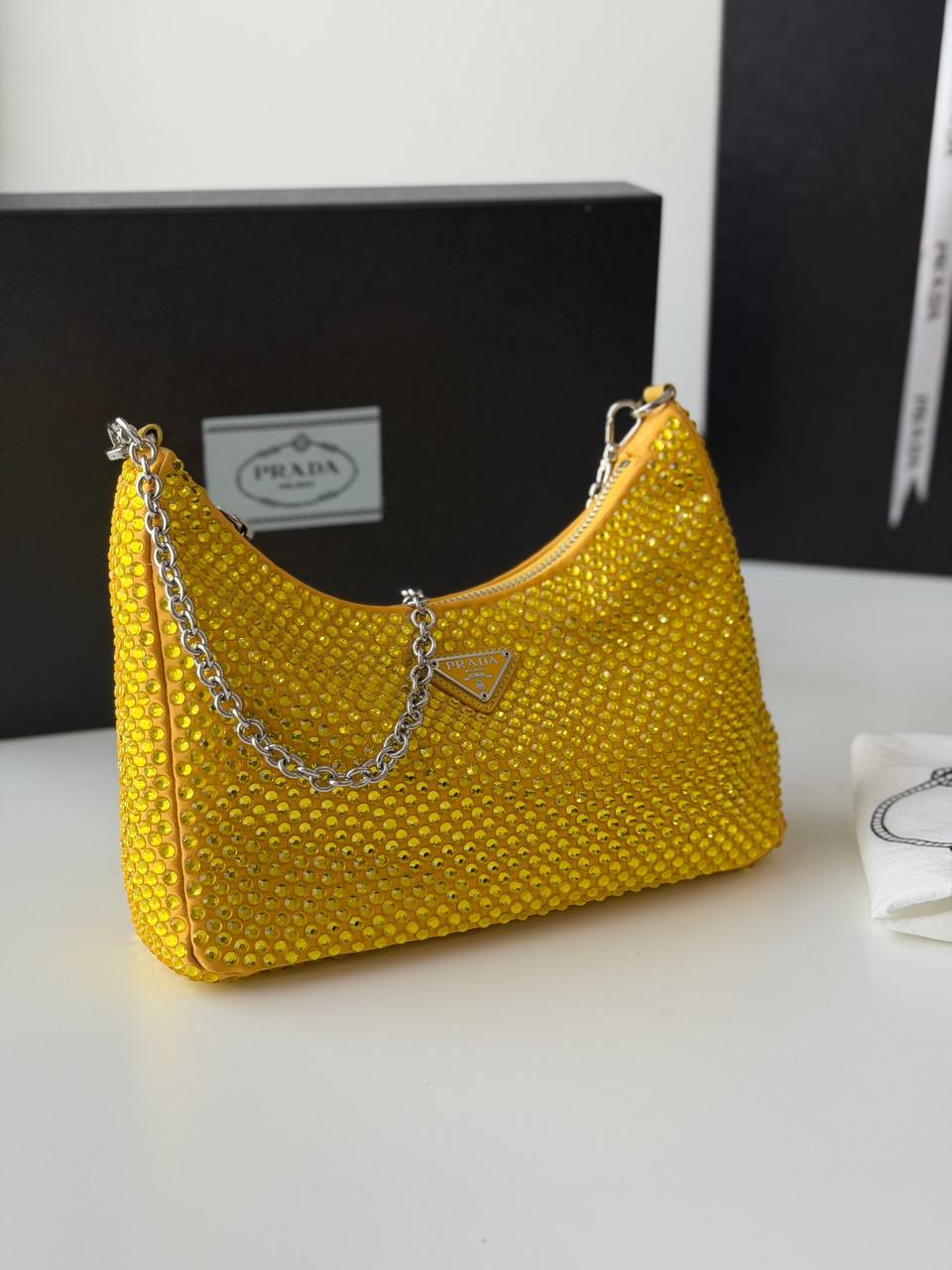 Prada
*vip quality 22 cm*
950 dhs🌺

Zain257
♥️♥️♥️