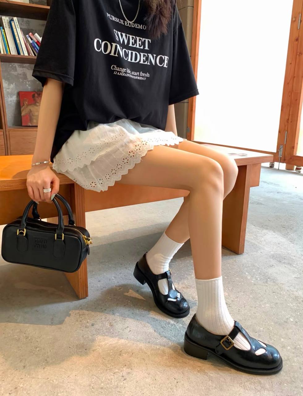 Miu Miu
100 dhs🇦🇪🇦🇪
good-quality with box

Zain35
♥️♥️♥️