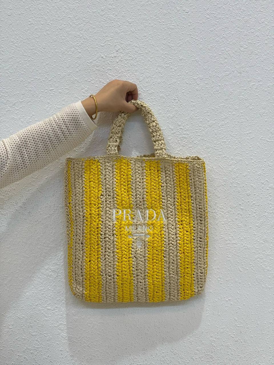Prada
36cm
85 dhs✅

Zain244
♥️♥️♥️