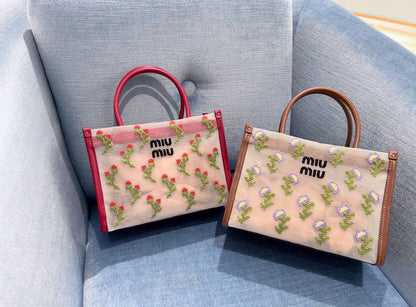 Super master

Lv
Chanel
Miu miu 

Zain313

For price contact whatsapp

00971507557372
♥️♥️♥️