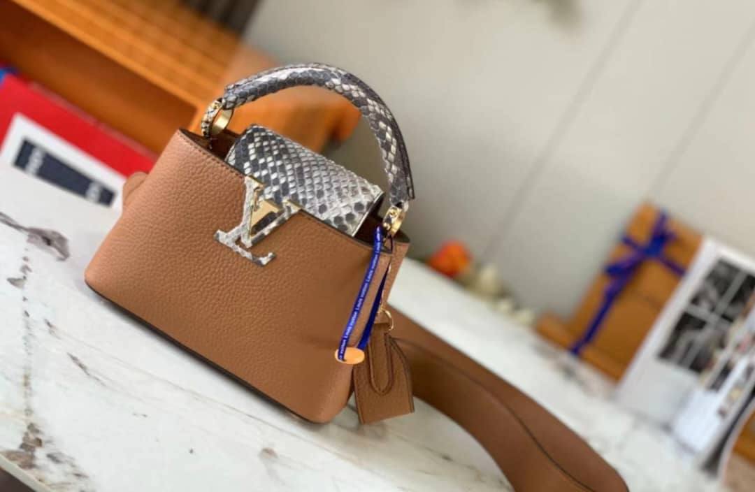 Bags
Update Stock
100 dhs✅
high quality 

With box
🎁🎁🎁

Zain26
♥️♥️♥️