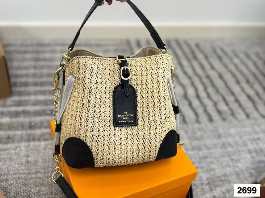 New
100 dhs✅

high quality 

With box
🎁🎁🎁

Zain26
♥️♥️♥️
