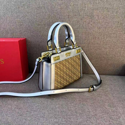 Guess
100 dhs✅
with box
size 21cm

Zain26
♥️♥️♥️
