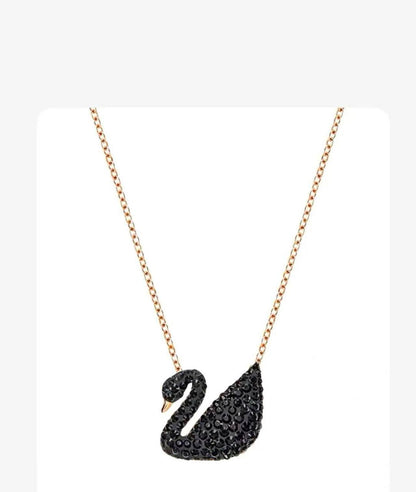 SWAROVSKI 🪿*
Necklace ❣️
Master quality 💯
With normal boxes 🗃️
50 dhs🇦🇪
With master box 📦 
65 dhs🇦🇪

Zain216
♥️♥️♥️