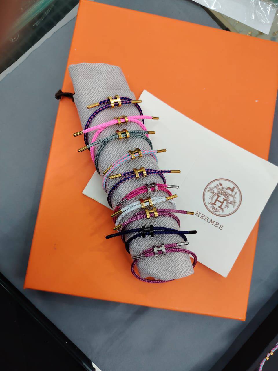Hermes bracelet* 💐
Adjustable 
Non tarnished 

*30* AED normal box 📦

Zain48
♥️♥️♥️