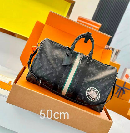 Available for pre order 
Original Quality 💯💯
Available delivery free 🚚
For Price 👇 WhatsApp✅
0568585901 
0507557372
0552275751 Owner Zain 👌

Zain71
♥️♥️♥️