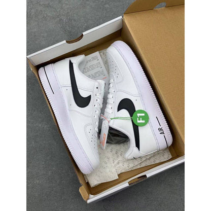 Airforce 1 ‘black and white’🖤🤍
36-45 AVAILABLE 
135 dhs🇦🇪🇦🇪

Zain242
♥️♥️♥️