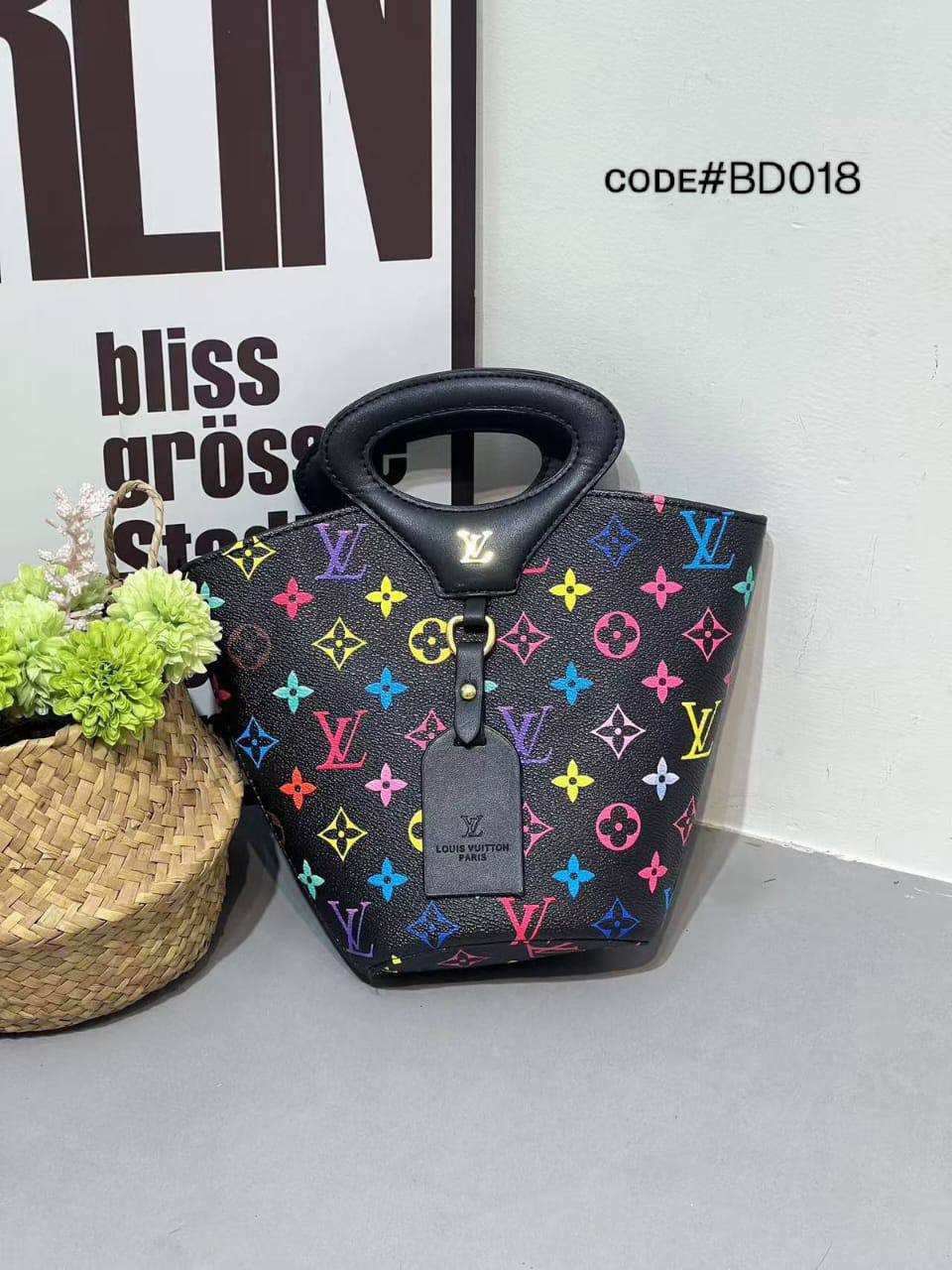 LV
ʀɪᴠᴀɢᴇ BB ʙᴀɢ
ᴡɪᴛʜ ʟᴏɴɢ ʙᴇʟᴛ sᴛʀᴀᴘ
sɪᴢᴇ : 25 cm

70 dhs🪙💕

Zain31
♥️♥️♥️