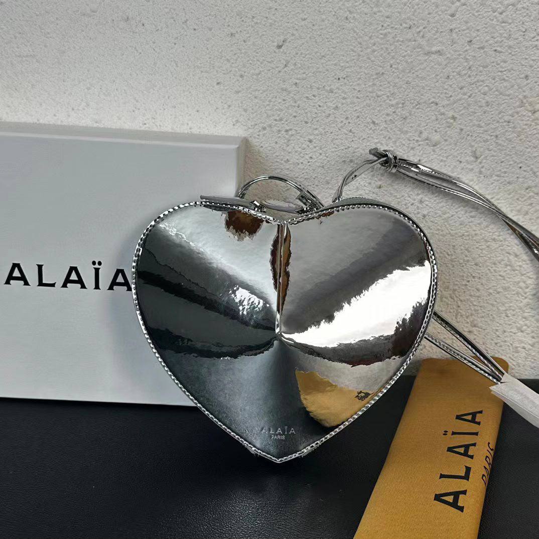 Alaia 
Master❤️❤️
  Good Quality 
280 dhs🇦🇪🇦🇪

Zain131
♥️♥️♥️