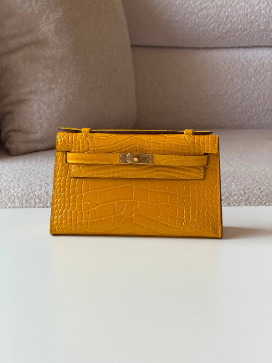 Hermes pochette 21cm💥Master quality ✅with box 📦 
610 dhs✅

Zain51
♥️♥️♥️
